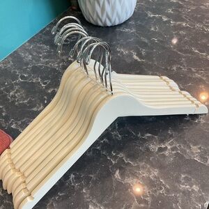 Set of 10 wooden hangers
